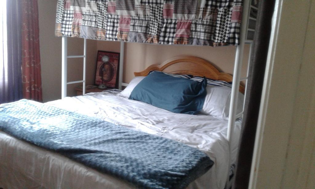 Cozy Pet Friendly Home Сент Джонс Екстериор снимка